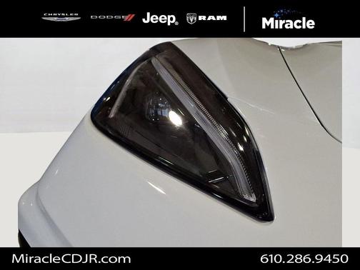 Arctic White 2020 Chevrolet Corvette Stingray w/3LT