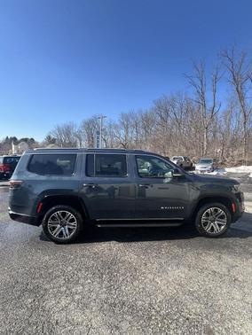2025 Jeep Wagoneer Base