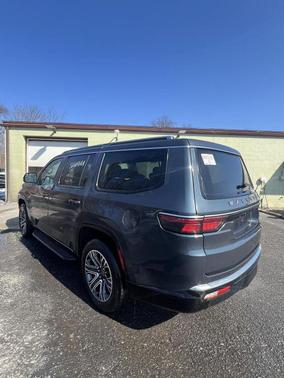 2025 Jeep Wagoneer Base