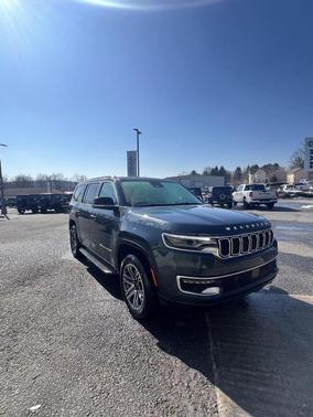 2025 Jeep Wagoneer Base
