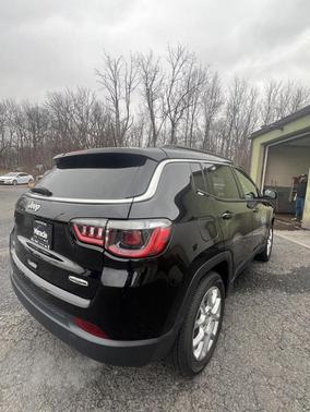 2023 Jeep Compass Latitude Lux