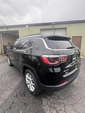 2023 Jeep Compass Latitude Lux