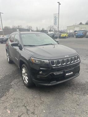2023 Jeep Compass Latitude Lux