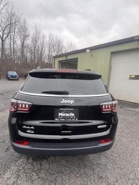 2023 Jeep Compass Latitude Lux