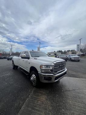 Bright White Clearcoat 2024 RAM 3500 Laramie