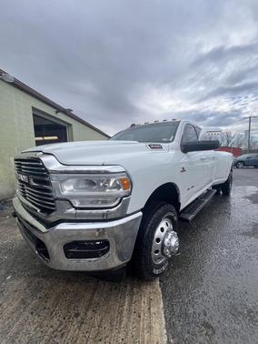 Bright White Clearcoat 2024 RAM 3500 Laramie