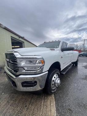 Bright White Clearcoat 2024 RAM 3500 Laramie