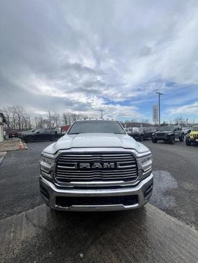 Bright White Clearcoat 2024 RAM 3500 Laramie