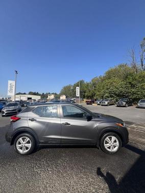 2020 Nissan Kicks S