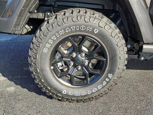2025 Jeep Gladiator Sport