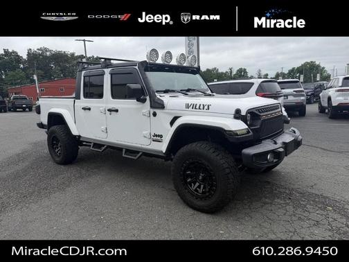 Bright White Clearcoat 2022 Jeep Gladiator Sport