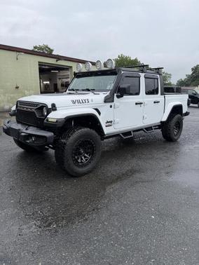 Bright White Clearcoat 2022 Jeep Gladiator Sport