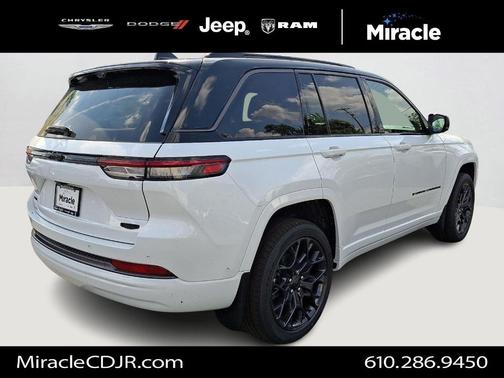 Bright White Clearcoat 2026 Jeep Grand Cherokee Summit