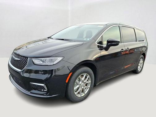 Diamond Black 2026 Chrysler Pacifica Select