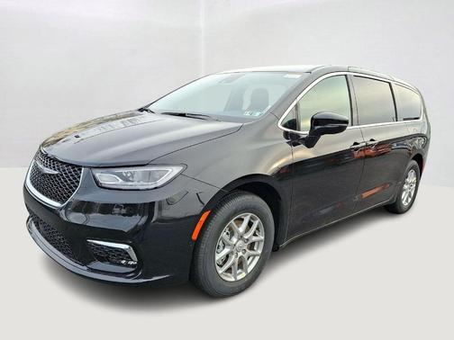 Diamond Black 2026 Chrysler Pacifica Select