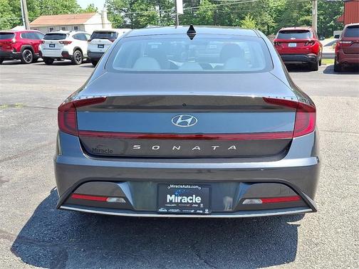 2022 Hyundai SONATA SE