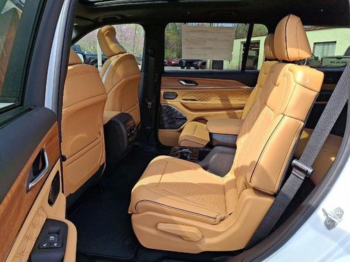 Bright White Clearcoat 2026 Jeep Grand Cherokee L Summit