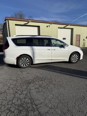 2021 Chrysler Pacifica Hybrid Limited