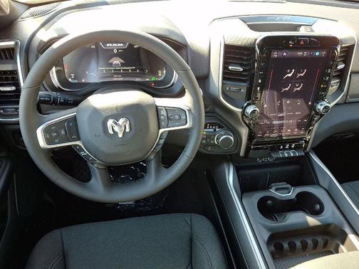 Bright White Clearcoat 2026 RAM 1500 Big Horn