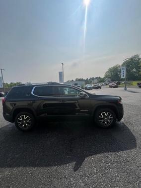 2022 GMC Acadia SLE