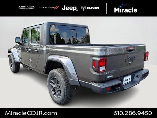 Granite Crystal Clearcoat Metallic 2026 Jeep Gladiator Sport