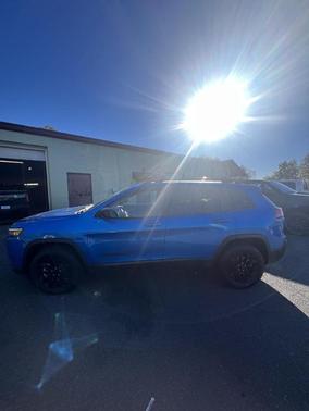 2023 Jeep Cherokee Altitude Lux