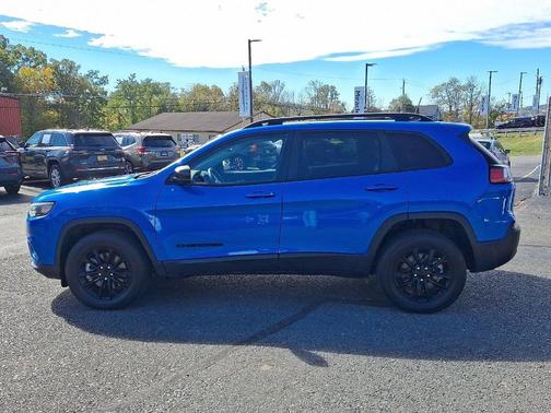 2023 Jeep Cherokee Altitude Lux