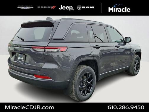 2026 Jeep Grand Cherokee Laredo