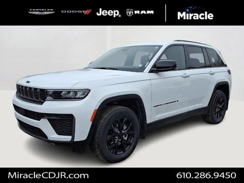 Bright White Clearcoat 2026 Jeep Grand Cherokee Laredo