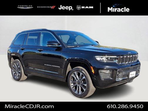 Diamond Black 2022 Jeep Grand Cherokee Overland