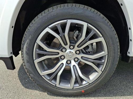 Ivory White 2026 RAM 1500 Tungsten