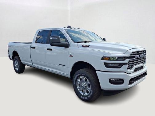 Bright White Clearcoat 2026 RAM 2500 Big Horn