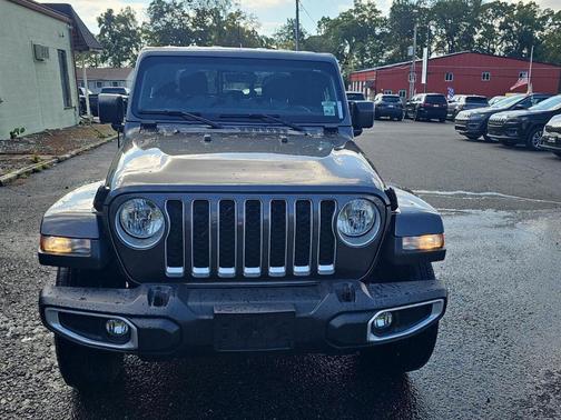 2022 Jeep Gladiator Overland
