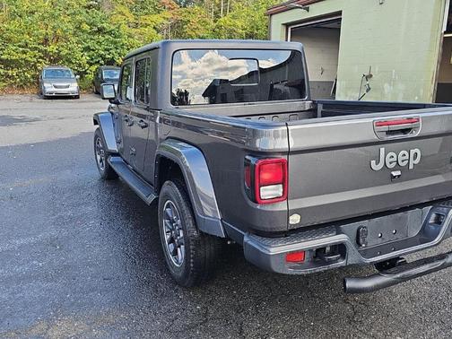 2022 Jeep Gladiator Overland