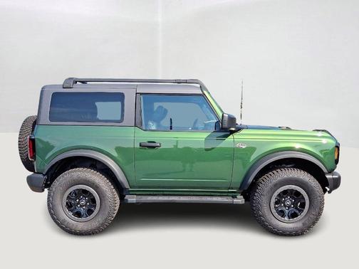 Eruption Green Metallic 2023 Ford Bronco Wildtrak