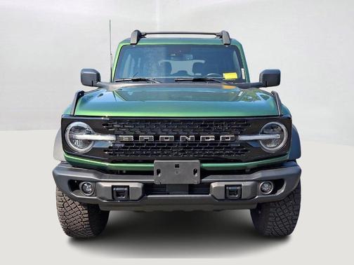 Eruption Green Metallic 2023 Ford Bronco Wildtrak