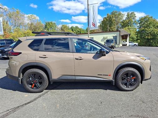 2025 Nissan Rogue Rock Creek