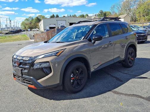 2025 Nissan Rogue Rock Creek