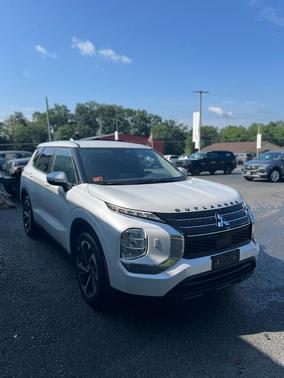 2022 Mitsubishi Outlander ES