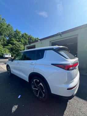 2022 Mitsubishi Outlander ES