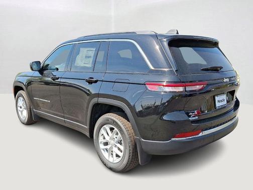 Diamond Black 2026 Jeep Grand Cherokee Laredo X