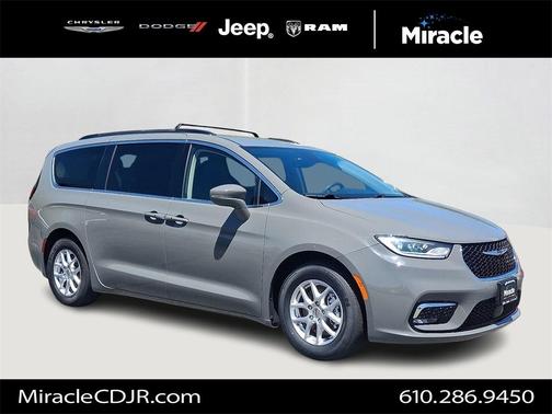 2022 Chrysler Pacifica Touring-L