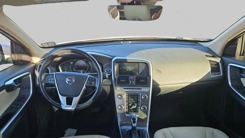 2016 Volvo XC60 T6 Drive-E