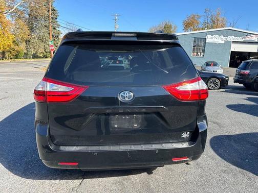 2017 Toyota Sienna XLE Premium