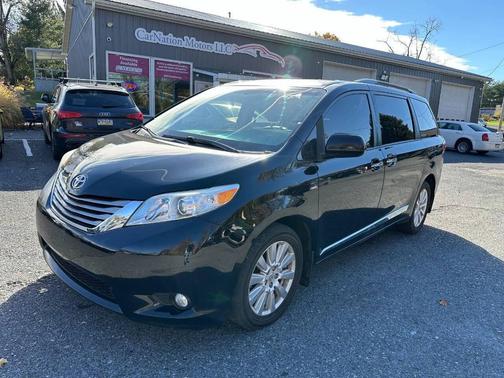 2017 Toyota Sienna XLE Premium