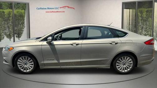2016 Ford Fusion Hybrid SE