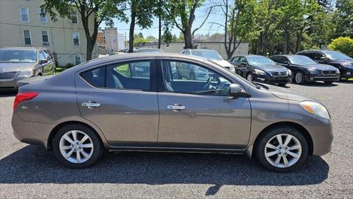 2014 Nissan Versa 1.6 SL