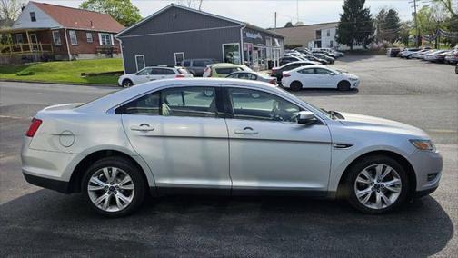 2010 Ford Taurus SEL