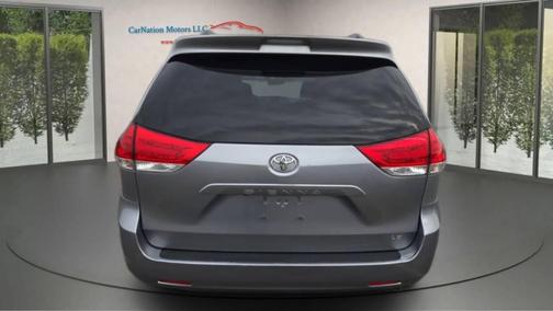 2014 Toyota Sienna LE