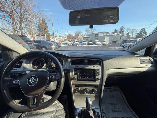 2015 Volkswagen Golf SportWagen TDI S 4-Door